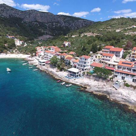 Luxury Bellavista Amazing Sea Holidays With Private Beach & Parking Milna Kültér fotó