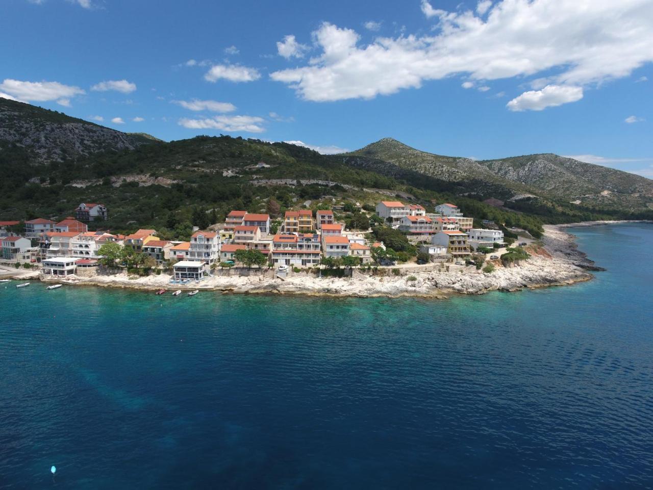 Luxury Bellavista Amazing Sea Holidays With Private Beach & Parking Milna Kültér fotó