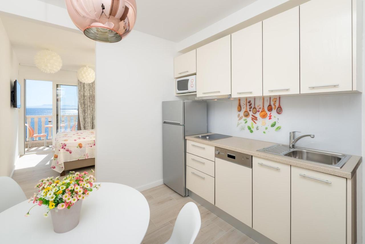 Luxury Bellavista Amazing Sea Holidays With Private Beach & Parking Milna Kültér fotó