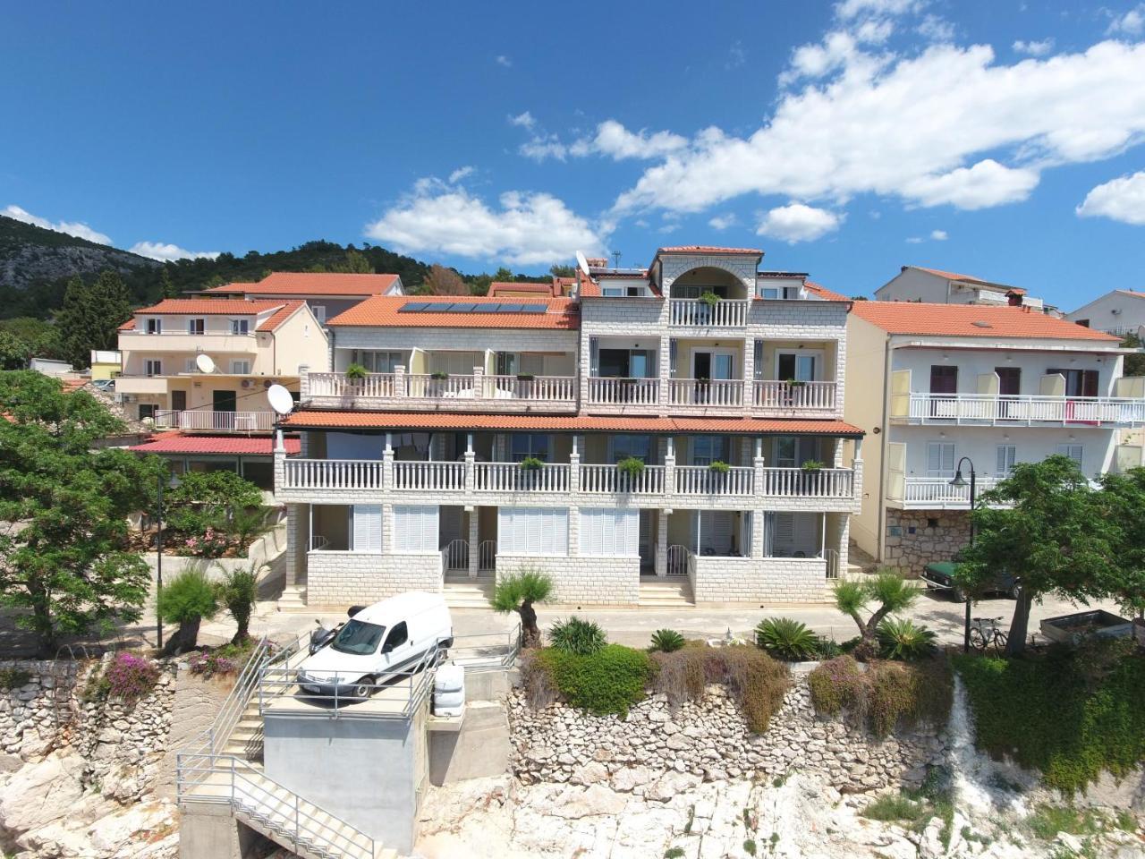 Luxury Bellavista Amazing Sea Holidays With Private Beach & Parking Milna Kültér fotó