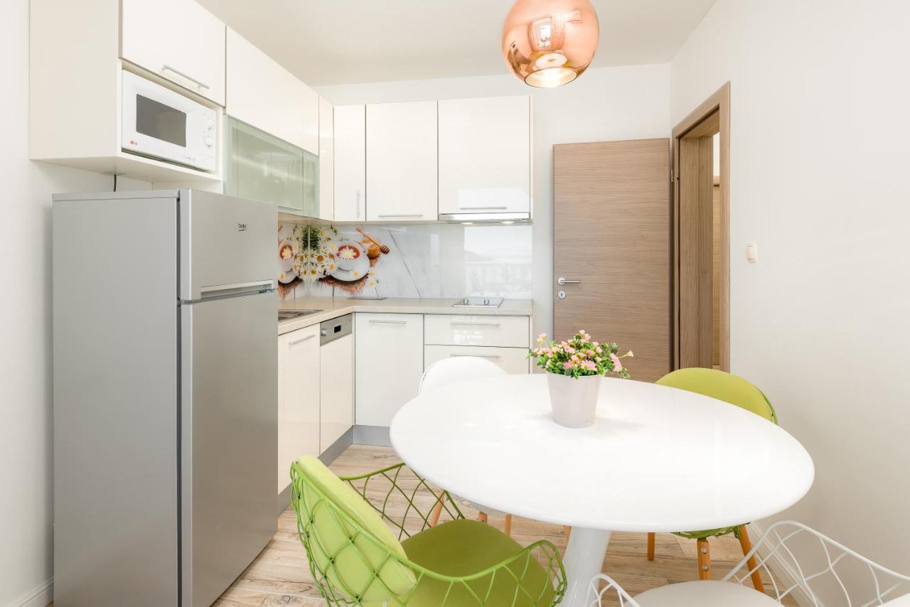 Luxury Bellavista Amazing Sea Holidays With Private Beach & Parking Milna Kültér fotó