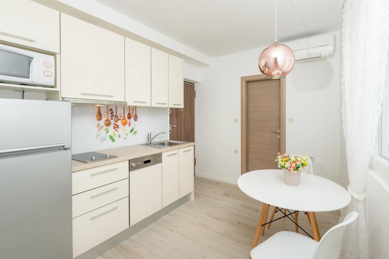 Luxury Bellavista Amazing Sea Holidays With Private Beach & Parking Milna Kültér fotó