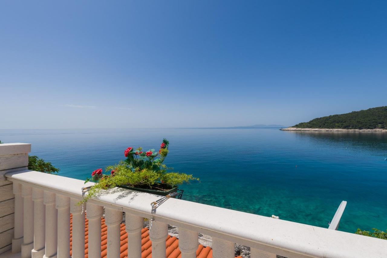 Luxury Bellavista Amazing Sea Holidays With Private Beach & Parking Milna Kültér fotó