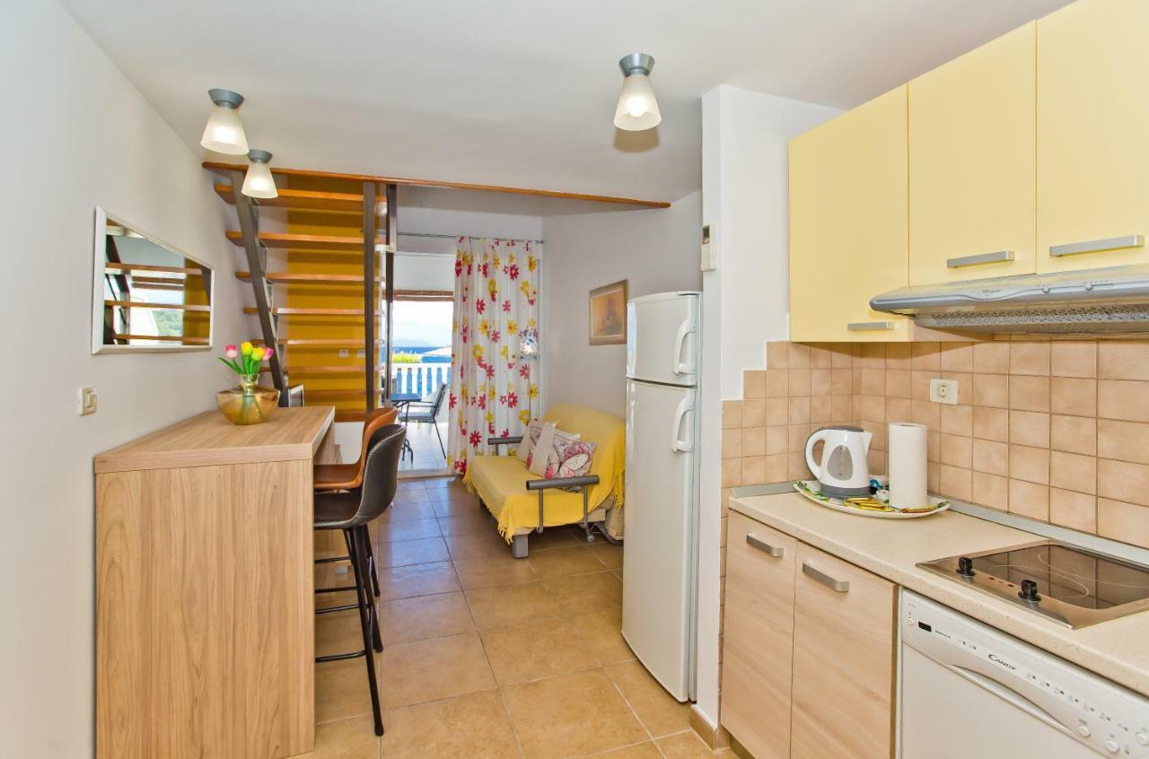 Luxury Bellavista Amazing Sea Holidays With Private Beach & Parking Milna Kültér fotó